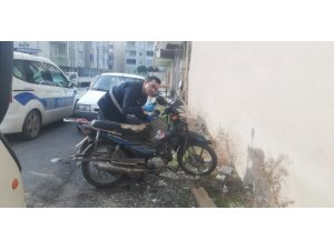 Çalıntı motosiklet terk edilmiş halde bulundu