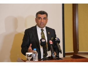 Milletvekili Erol, depremle ilgili önergeyi meclise sundu