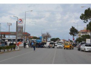 Ayvalık’ta panelvan ile motosiklet çarpıştı; 1 yaralı