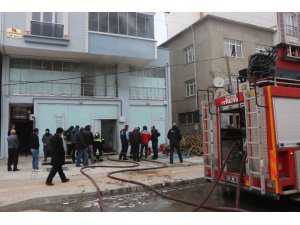Tekstil atölyesinde korkutan yangın