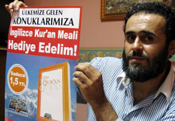 Turistlere İngilizce Kur'an Meali