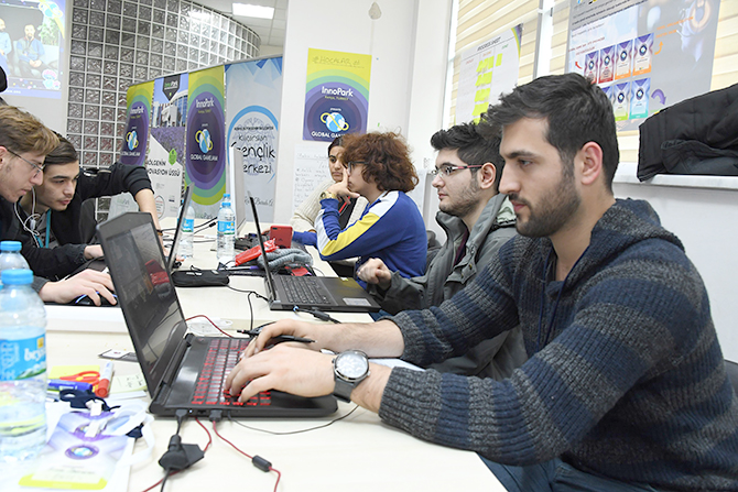 Konya’daki dijital oyun geliştiricileri “Global Game Jam”de buluştu