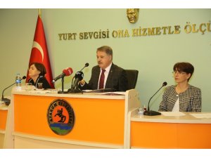 Başkan Deveci’den iş vaadi iddialarına cevap: “Hiçbir parti beklentide olmasın”
