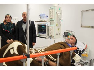 Bahçesaray'daki çığın altından imkanlarıyla kurtulan kepçe operatörü yaşadıklarını anlattı: