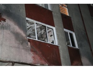 Ankara’da 5 katlı binada çıkan yangında 2’si çocuk 4 kişi dumandan etkilendi