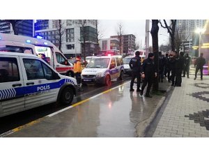 Esenyurt’ta taksiciler birbirine girdi, ortalık karıştı: 2 yaralı