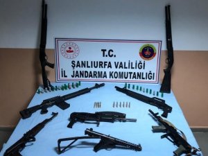 Cezaevi firarisinin evinden cephanelik çıktı