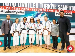 Salihlili 6 judocuya milli görev
