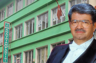 Şaşalı günlerden ibretlik tabelaya