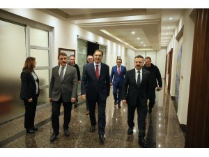 Kamu Başdenetçisi Şeref Malkoç: "Hak arama kültürünün yaygınlaşması için çalışıyoruz"