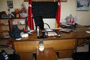 Hırsızları ayakkabı izleri yakalattı
