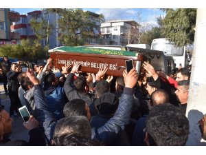 İzmir’deki çifte cinayette komşu şüphesi