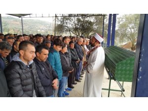 Kızıyla aynı odada ilik bekleyen baba son yolculuğuna uğurlandı