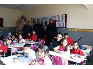 Jandarmanın düzenlediği ‘Huzur ve Güven Uygulaması’ ile 206 okul ve çevresi kontrol edildi