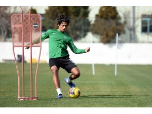 Denizlispor’da Hadi Sacko takımla çalışmalara başladı