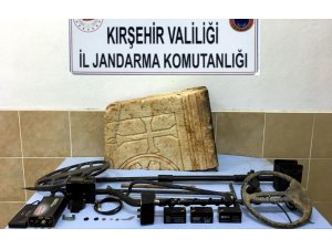 Kırşehir'de kaçak kazı yaptığı ileri sürülen 2 kişi yakalandı