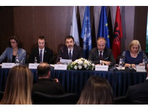 Arnavutluk'taki depremin neden olduğu zarar yaklaşık 1 milyar avro