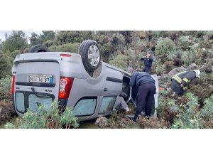 Şarampole yuvarlan otomobil 30 dakika arandı