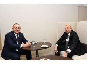 Bakan Çavuşoğlu’na Azerbaycan’dan ’Dostluk’ nişanı