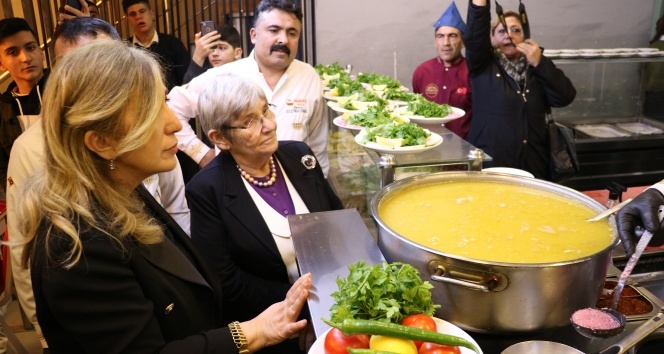 Prof. Dr. Canan Karatay'dan yeni tip koronavirüs değerlendirmesi: Ev sirkesi, ev turşusu, turşu suyu  ve ev yoğurdu tüketin! merak etmeyin gripten farkı yok!