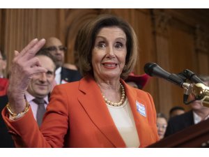 Pelosi: "Trump ABD için tehdit olmayı sürdürüyor “