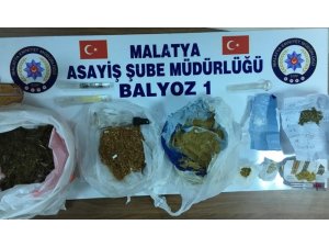 Uyuşturucu ve silah ele geçirildi