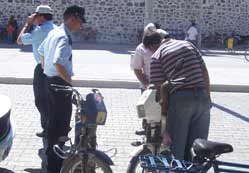 Plakasız motosikletler toplanıyor