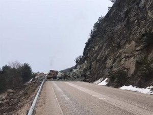 Nallıhan-Mudurnu Yolunda heyelan