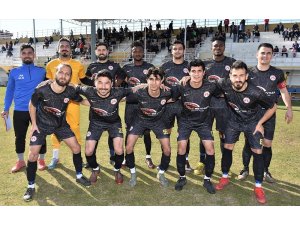 Süper Amatör Lig’e yükselen Döşemealtı Belediyespor son maça hazır