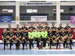 Kadın hentbol takım yarı finalde