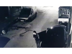 Oto hırsızı kamerada