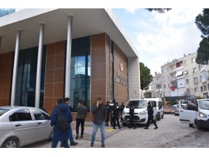 Öldürülen anne-oğlun şüphelileri adliyeye sevk edildi