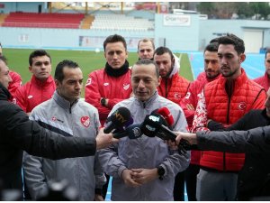 Cüneyt Çakır: "En büyük hedefimiz Avrupa Şampiyonası’nda milli takımımızla birlikte bulunmak"