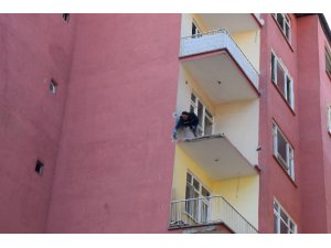 Malatya’da 4’üncü kattan düşen hurdacı hayatını kaybetti