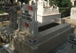 Şehit polislerin mezarları düzenlendi