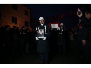 Van'da çığ düşmesi sonucu şehit olan askerin cenazesi memleketi Düzce'ye getirildi