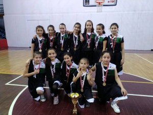 Basketbol takımı şampiyon oldu