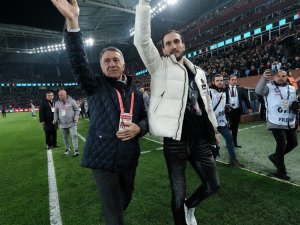 Ahmet Ağaoğlu: "Transferde para kaybeden değil, para kazanan kulüp haline geldik"