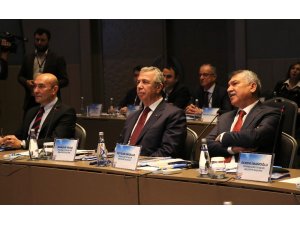 CHP’li büyükşehir belediye başkanları Adana’da buluştu