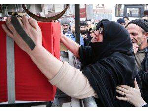Van'daki çığ felaketinde şehit olan Uzman Onbaşı Erat, son yolculuğuna uğurlandı