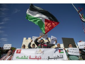 Tunus'ta ABD'nin sözde barış planı protesto edildi