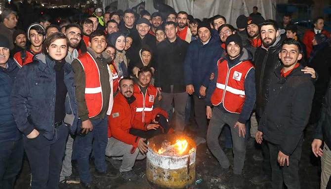 Bakan Soylu, tekrar deprem bölgesinde
