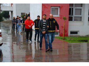 Kavga ihbarına giden polis, hırsızlık şebekesini çökertti