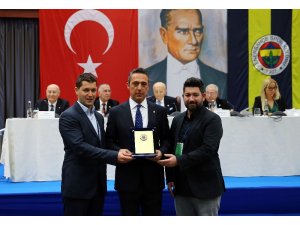 Fenerbahçe’de 40 ve 50 yıllık üyeler beratlarını aldı