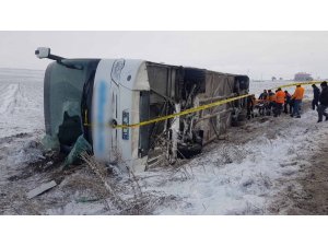 Kayseri’de otobüs şarampole devrildi: 43 yaralı