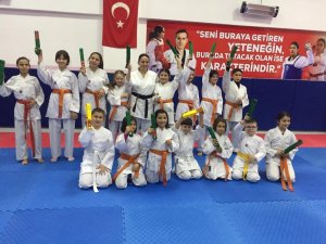 Şuhut’ta öğrenciler kuşak sınavında ter döktü