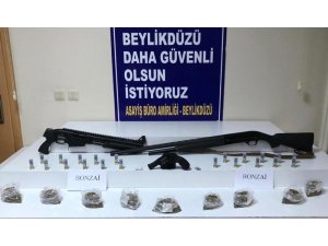 Uyuşturucu ve silah deposu yakalandı