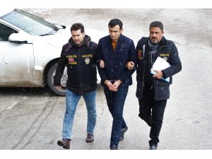 Tartıştığı genci 8 farklı yerinden bıçaklayarak öldüren zanlı adliyede
