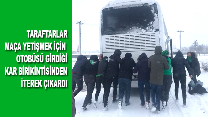 Taraftarları taşıyan otobüs yolda kaldı