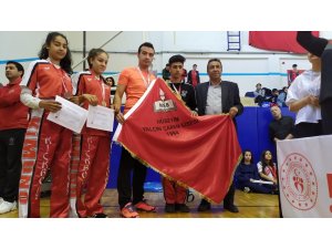 Nizip Kick Boks’ta Türkiye Şampiyonu oldu